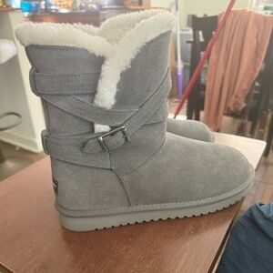 Koolaburra by UGG Delene Short Boots – Grey – Size 10 – Brand New